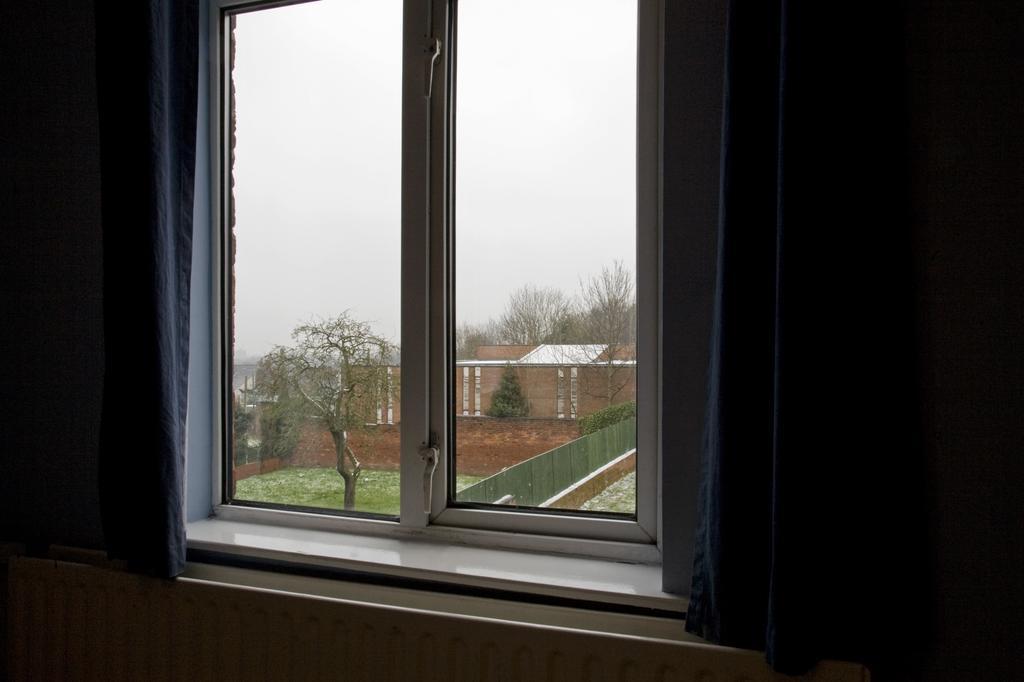 Ferienwohnung Oaklands  Wolverhampton Exterior foto