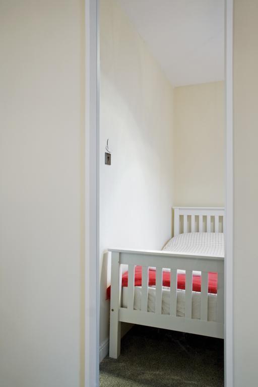 Ferienwohnung Oaklands  Wolverhampton Exterior foto