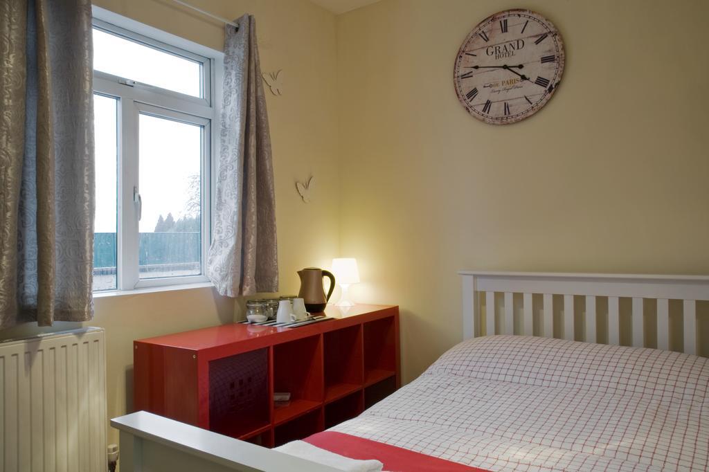 Ferienwohnung Oaklands  Wolverhampton Exterior foto