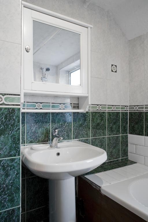 Ferienwohnung Oaklands  Wolverhampton Exterior foto