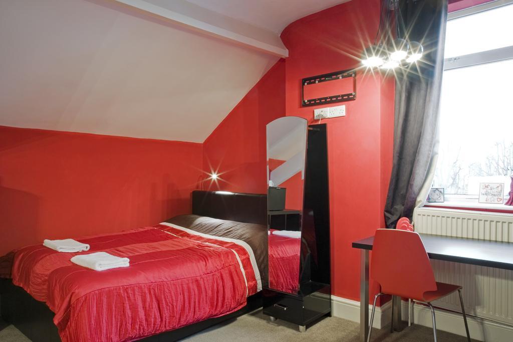 Ferienwohnung Oaklands  Wolverhampton Exterior foto