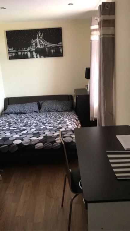 Ferienwohnung Oaklands  Wolverhampton Exterior foto