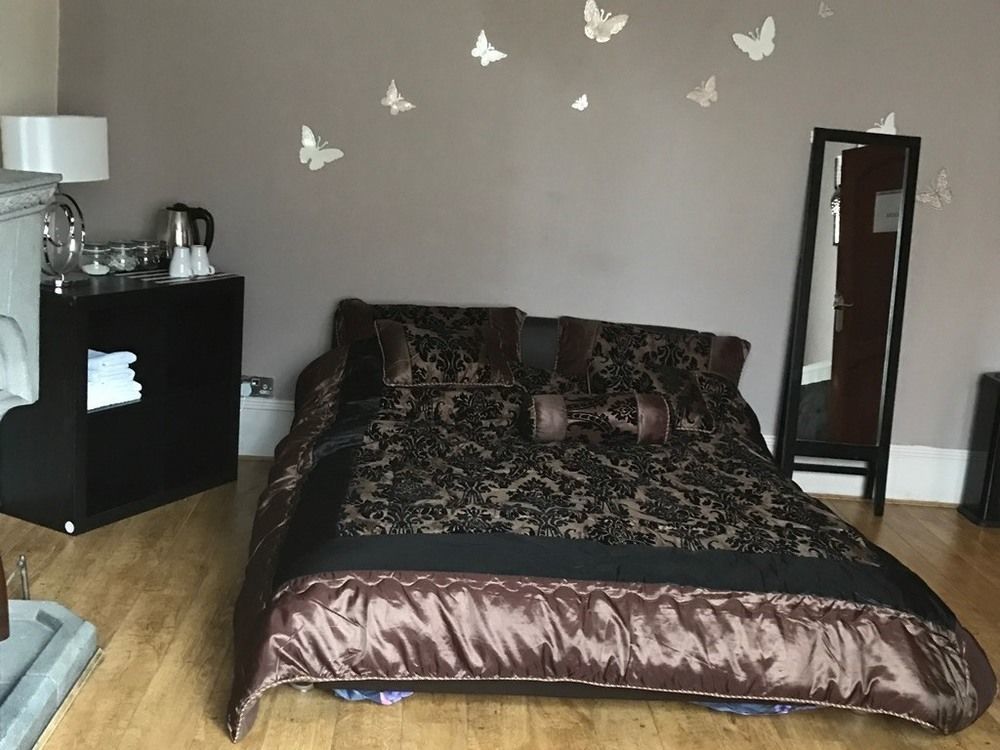 Ferienwohnung Oaklands  Wolverhampton Exterior foto