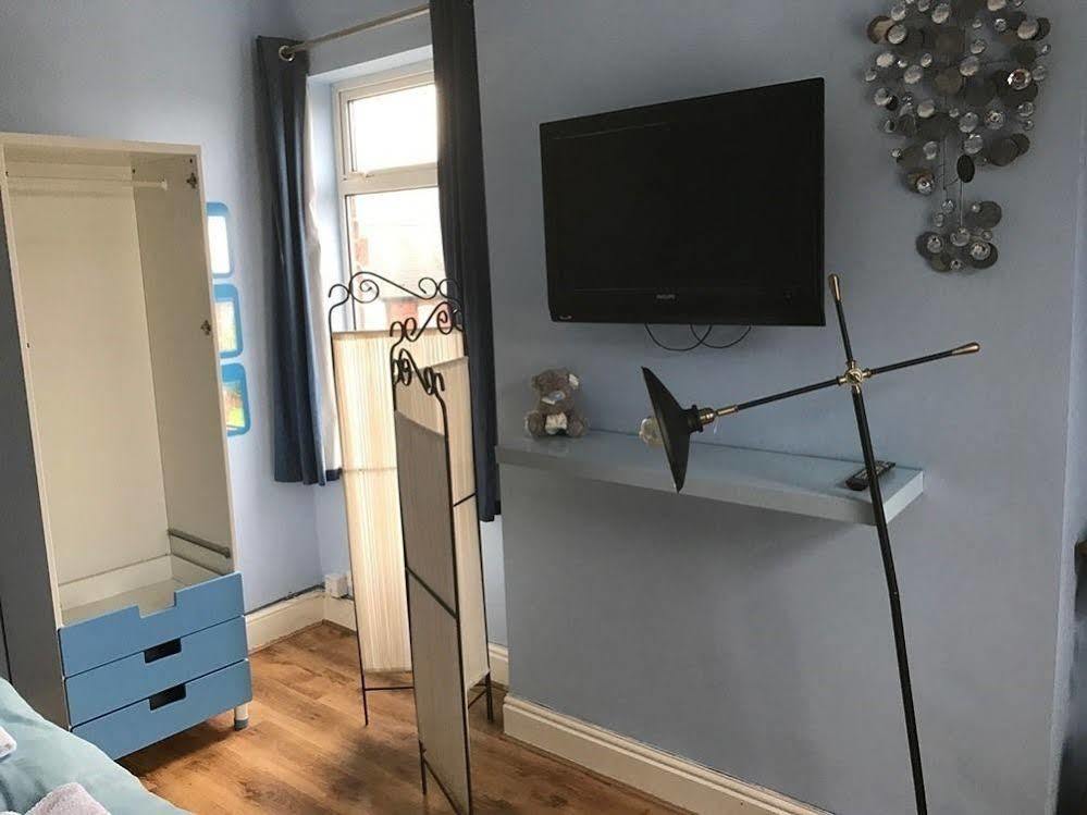 Ferienwohnung Oaklands  Wolverhampton Exterior foto
