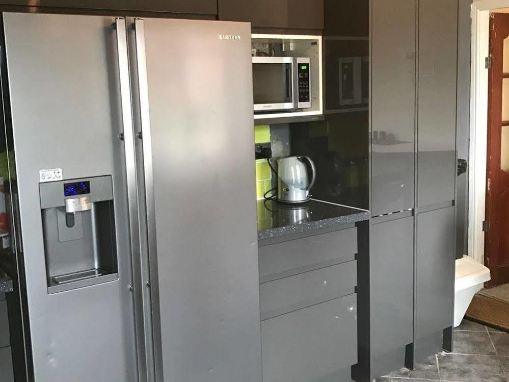 Ferienwohnung Oaklands  Wolverhampton Exterior foto