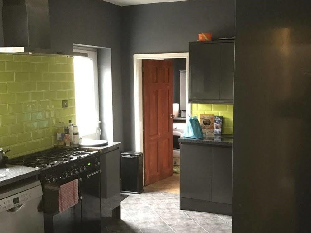 Ferienwohnung Oaklands  Wolverhampton Exterior foto